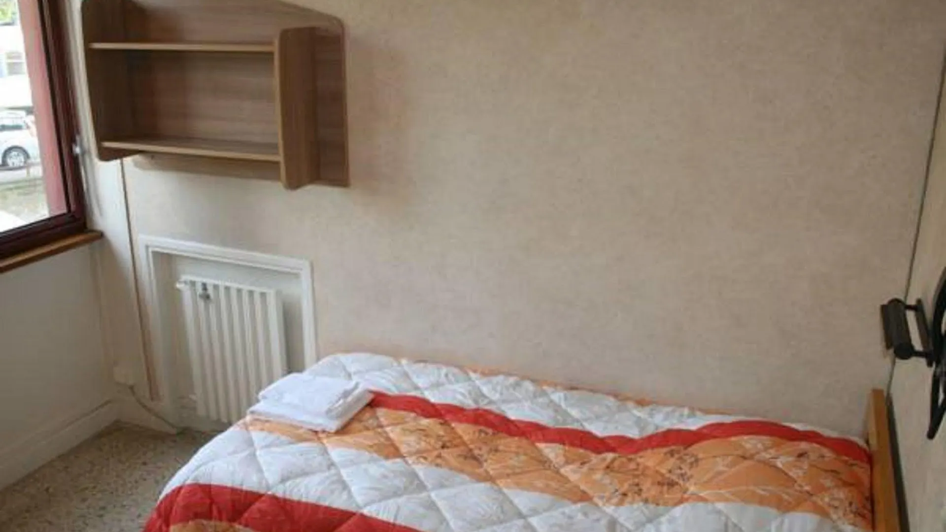 Residence Universitaire Lanteri Fontenay-aux-Roses 3*,
